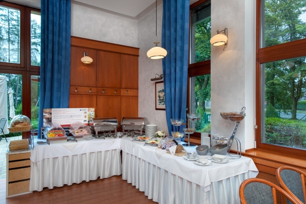 April Hotel Panorama